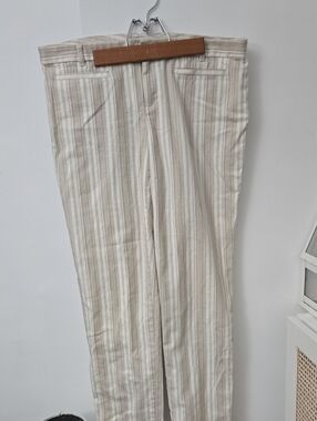 Banana Republic Women's Beige & Cream Striped Capris